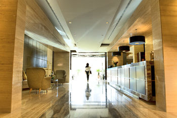 Dubai Marriott Harbour Hotel & Suites