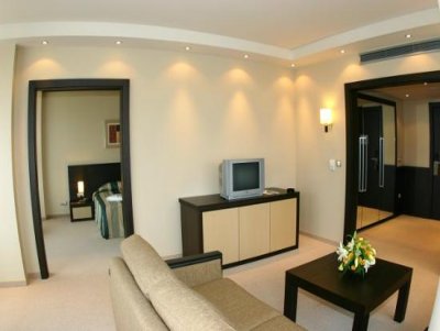 Rosslyn Central Park Hotel