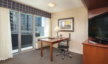 Best Western Premier Chateau Granville Hotel & Suites & Conference Centre