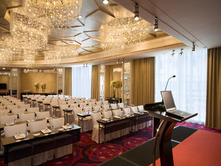 Renaissance Shanghai Yuyuan Garden