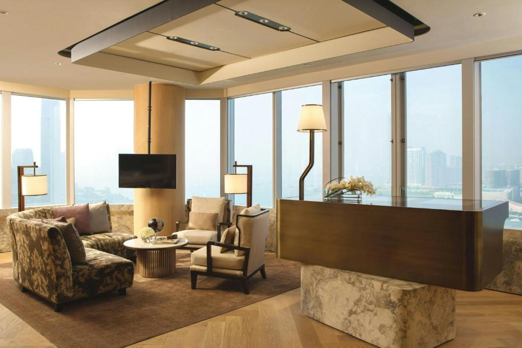 Renaissance Hong Kong Harbour View Hotel