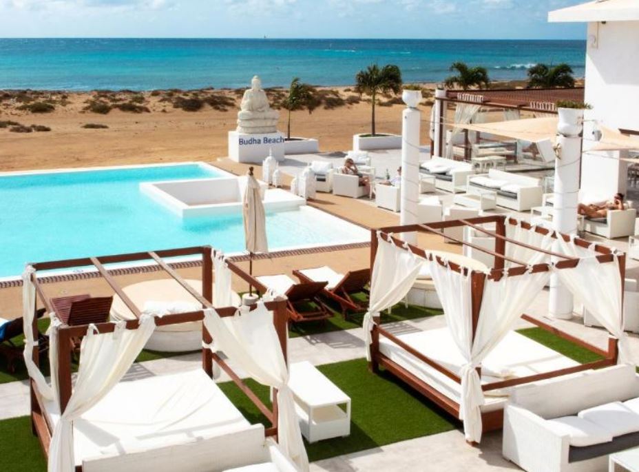 LIVVO Budha Beach Hotel