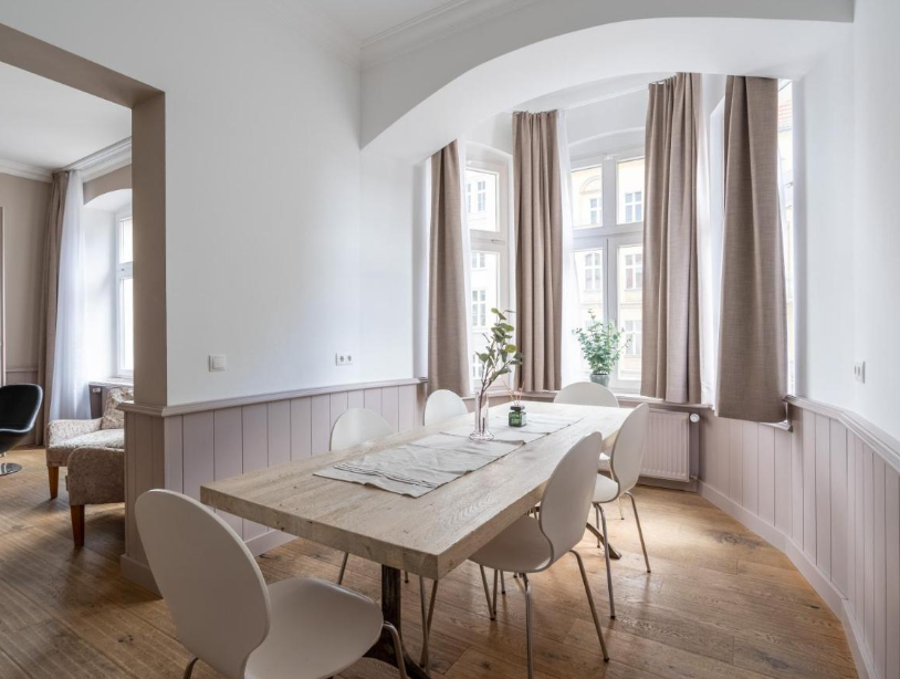 Schoenhouse Apartments