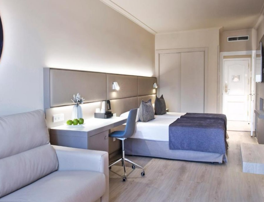 SALLES HOTEL PERE IV