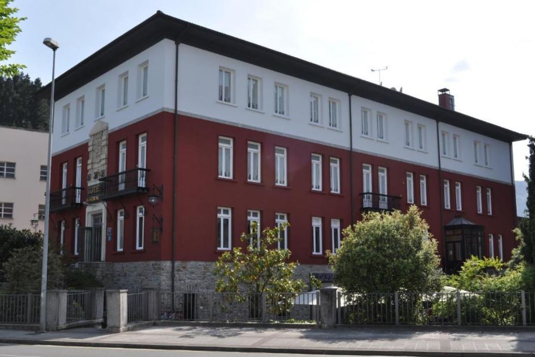 Hotel Mondragon