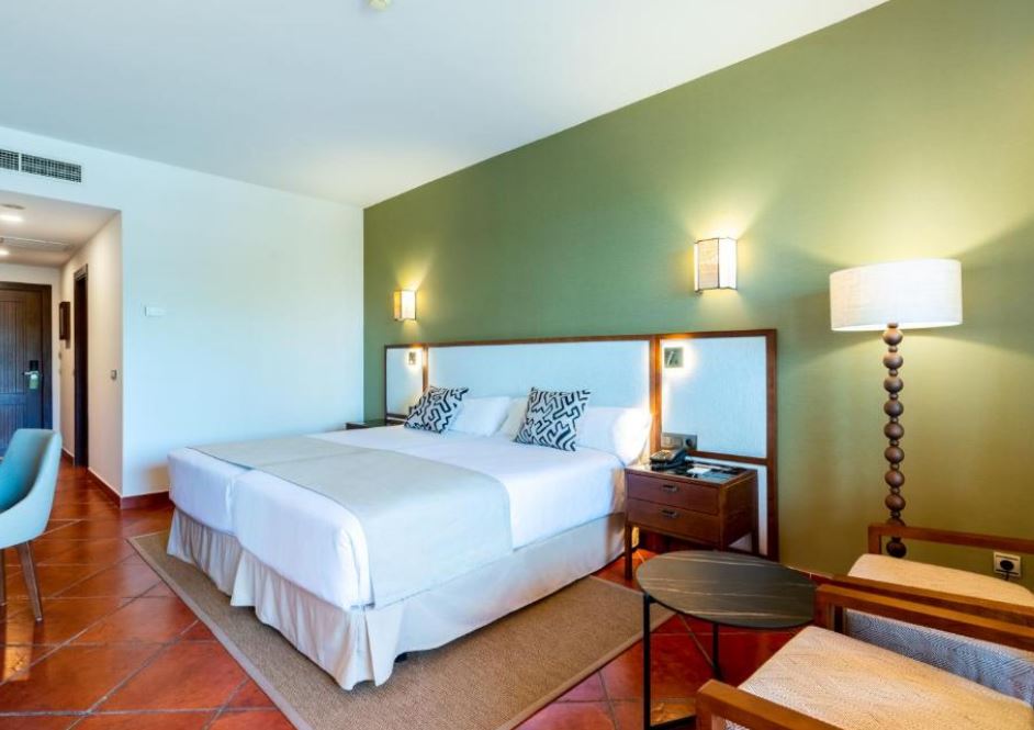 PUERTO ANTILLA +60 AÑOS