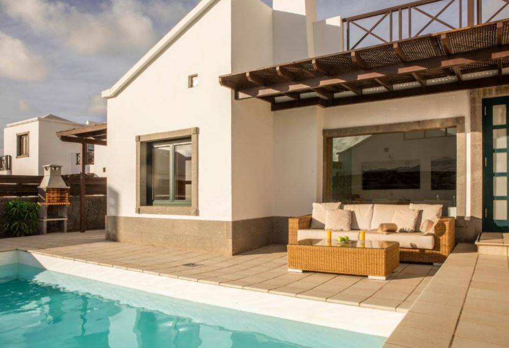 Playa Blanca Beach Mate