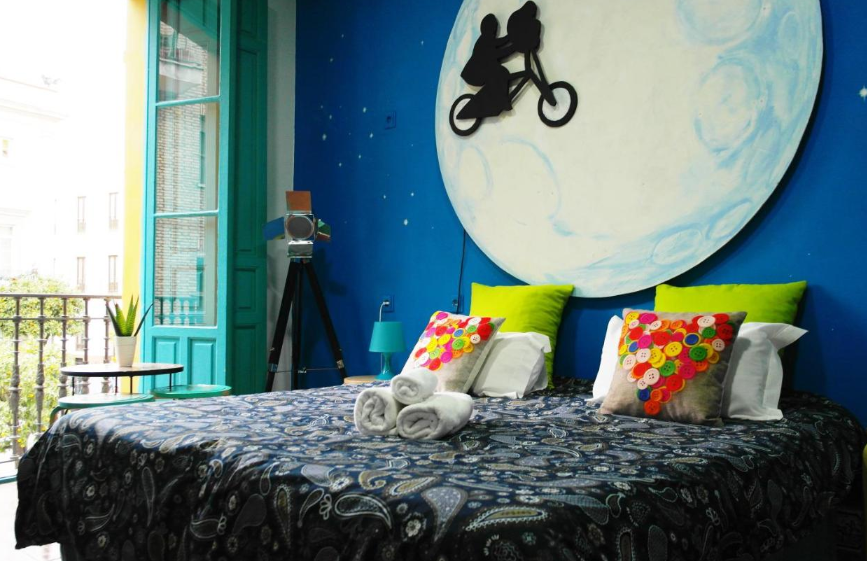 Sevilla Kitsch Hostel Art