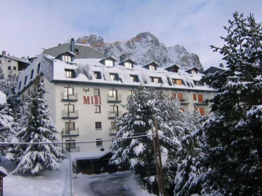 Apartamentos Midi 3000