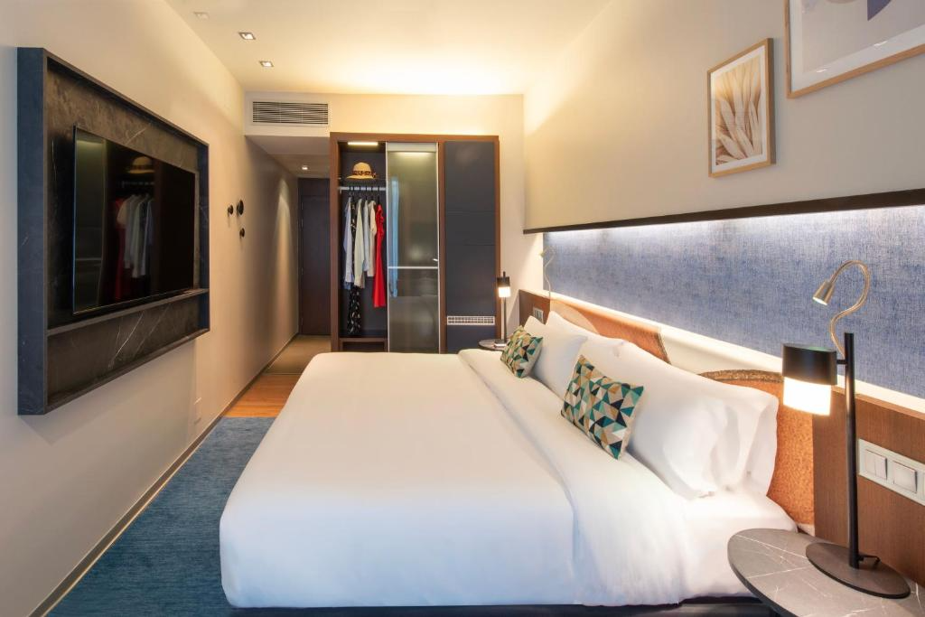 Crowne Plaza Madrid Centre Retiro an IHG