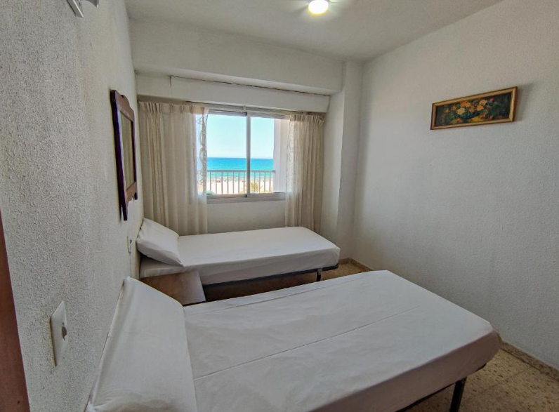 Apartamentos Gandia Primera Linea de Playa 3000