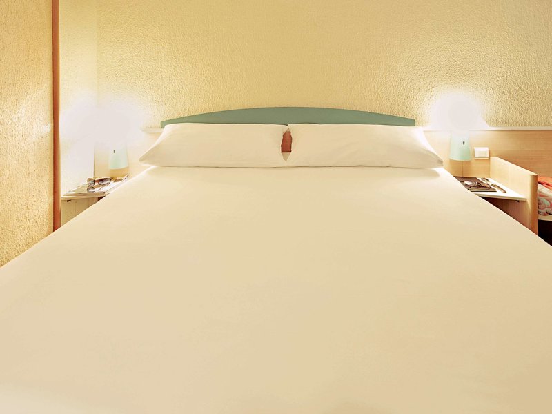 Hôtel ibis Évry