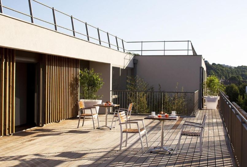 Adonis Lyon Dock Ouest