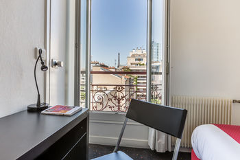 Hotel the Originals Paris Eiffel Tower Lecourbe