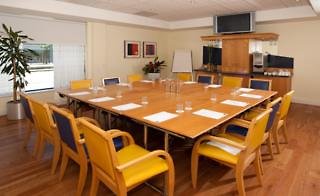 HOLIDAY INN EXPRESS STRATFORD