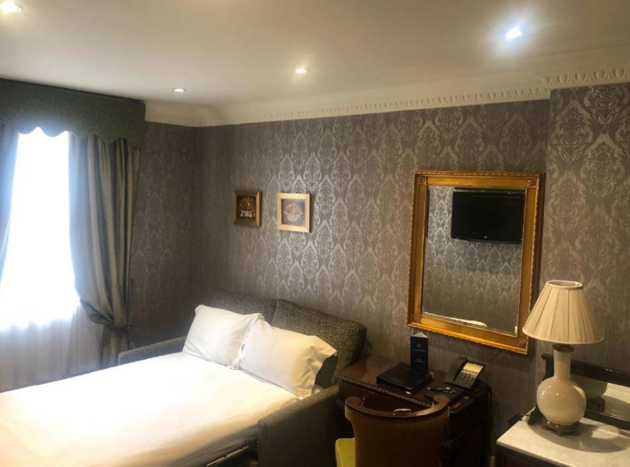 LEONARD HOTEL
