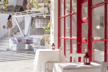 Rhenia Hotel & Bungalows