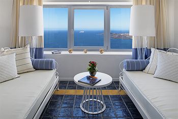 Lilium Santorini Hotel