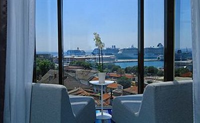 Luxe Boutique Hotel