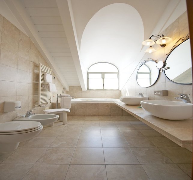 Best Western Crystal Palace Hotel