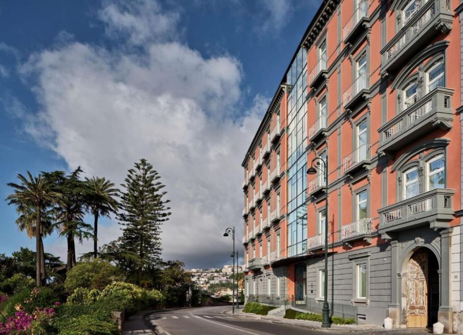 De Bonart Naples, Curio Collection by Hilton