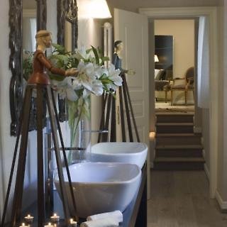 Townhouse 33 Boutique Hotel