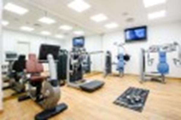 Luxe Rose Garden Hotel