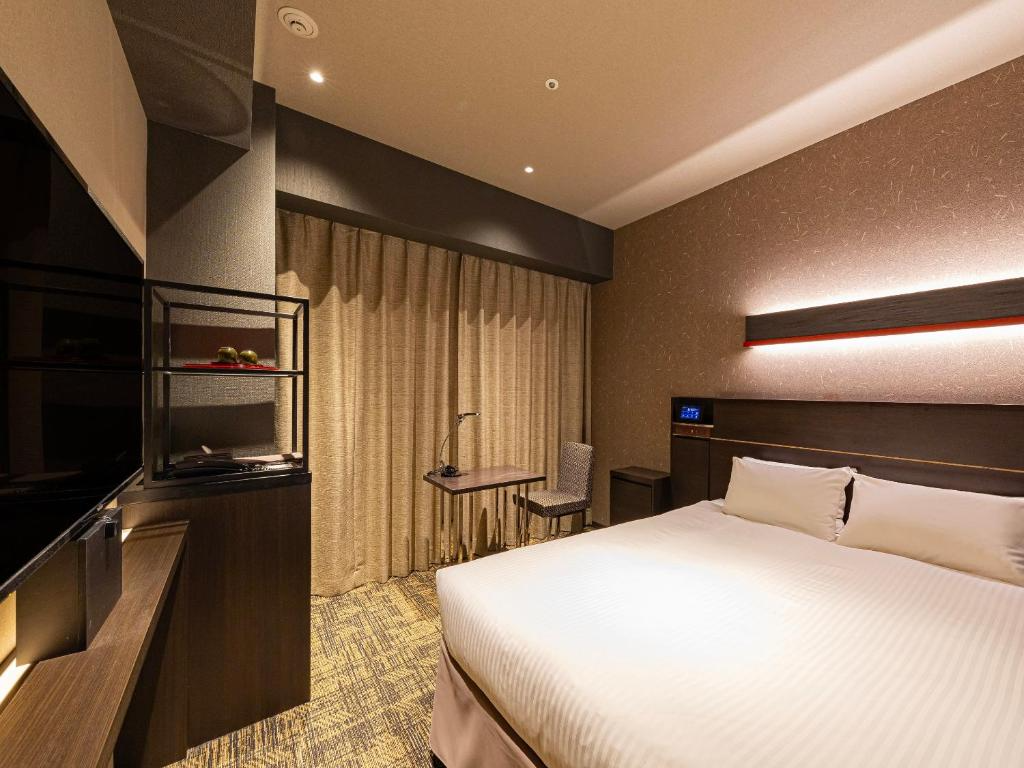 Keihan Kyoto Hachijoguchi