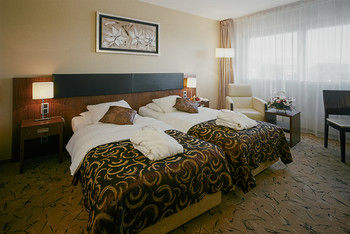 Avalon Hotel & Conferences