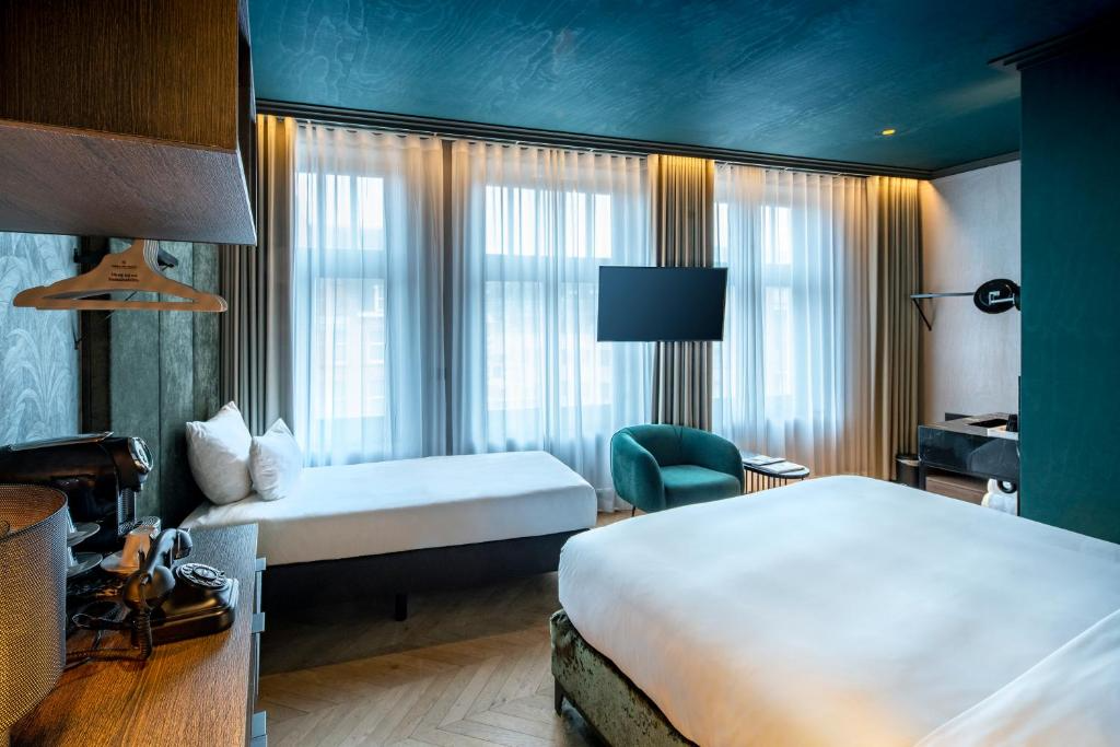 The Highlander Hotel