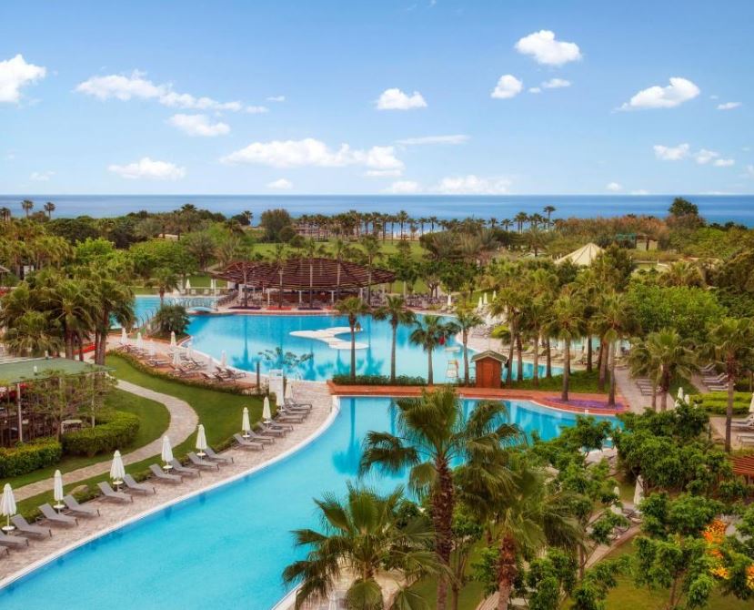 Lara Barut Collection