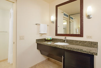 Waikiki Beachcomber by Outrigger