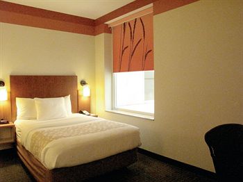 La Quinta Inn & Suites Chicago Downtown