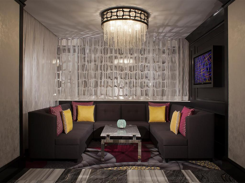 Silversmith Hotel & Suites