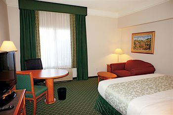 La Quinta Sumerlin Tech Center