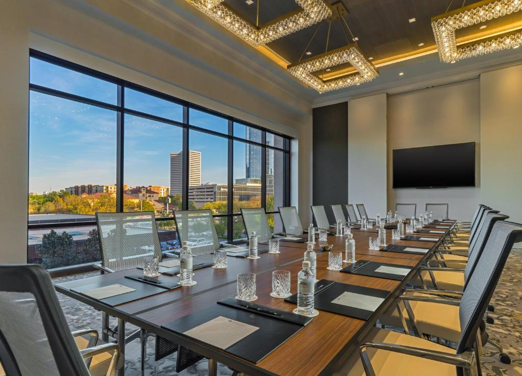 The Post Oak Hotel At Uptown Houston