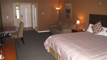 LAKE CITY INN AND SUITES