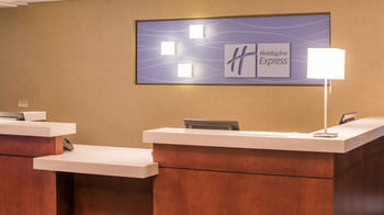 Holiday Inn Express AND Suites Tremblant