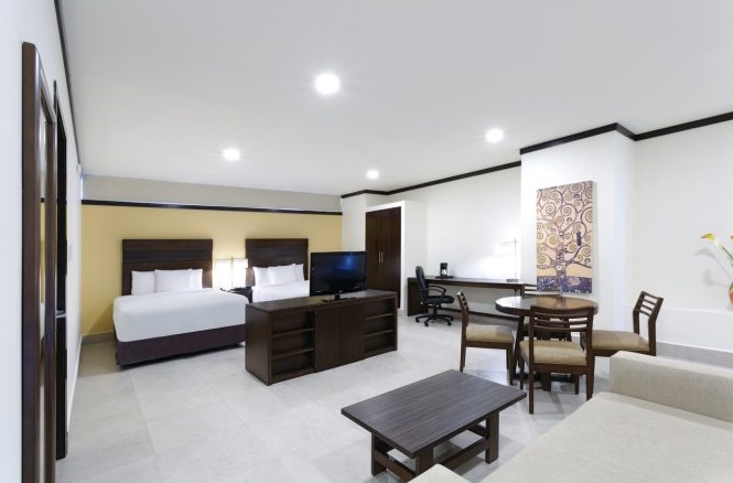 La Quinta Inn AND Suites Cancun